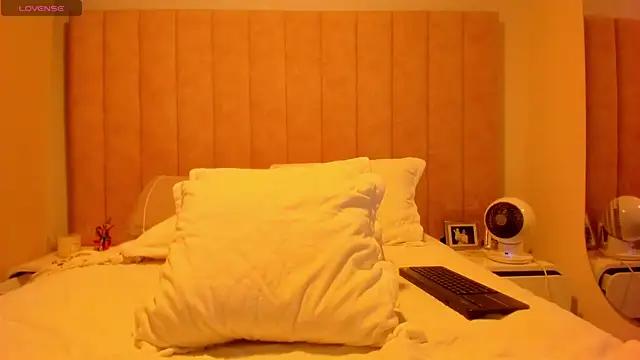kittyy_milk_001 webcam