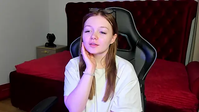ElinaVale webcam