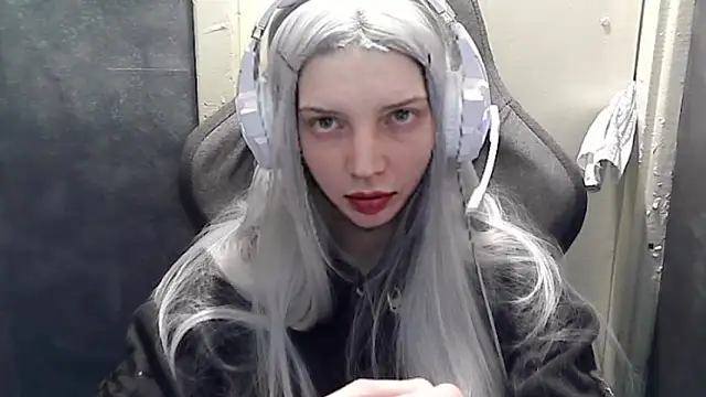 Crimson_Lady webcam