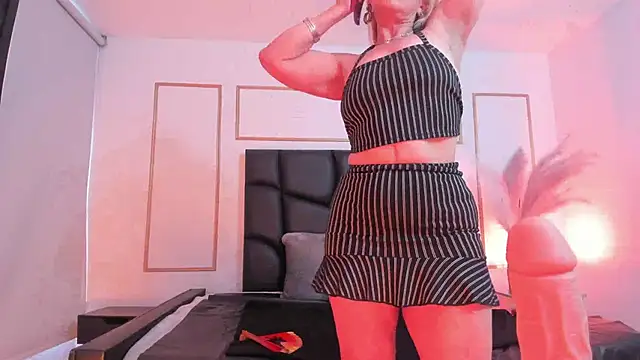 anastasiataylor_ (F mature) - oil in the ass🍑