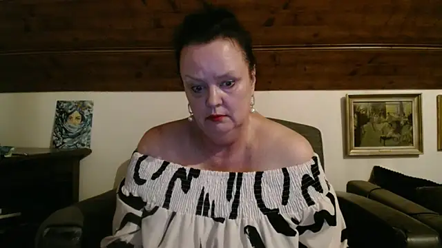 tiffanymature (F mature) - Undress me and see those boobies!