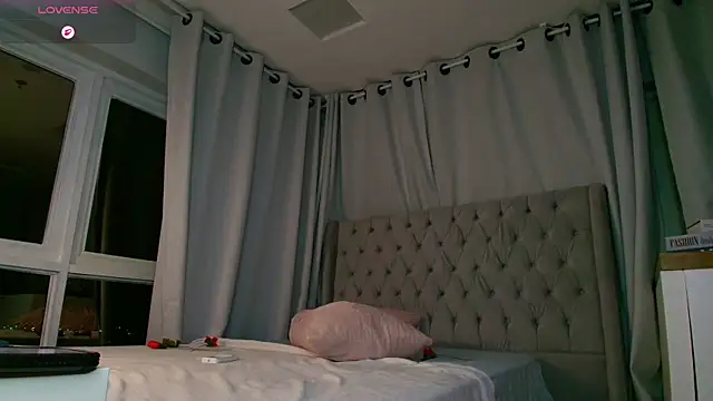 carol_daniel (F teen) - spank ass
