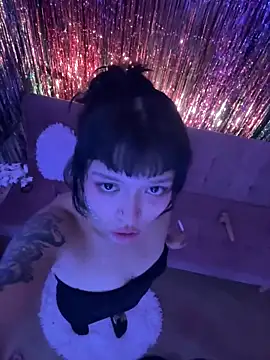 Gatalinaa111 webcam