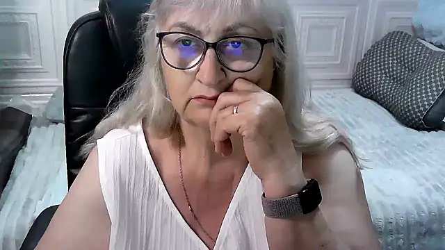 Watch LolkaAlyss live on EroticFlix - High definition streams