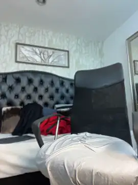 Lander_Cruz's live cam