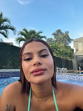 irina_velvett (Ask my age) - Wet T-shirt in the pool💦😈