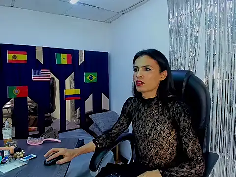 Aisha_hotts777 live cam on StripChat