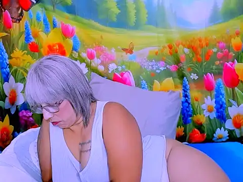 indianroxy webcam