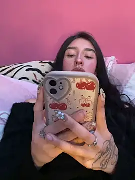 nickiecute- - NickieCute-'s free webcam - UK Sex Cams