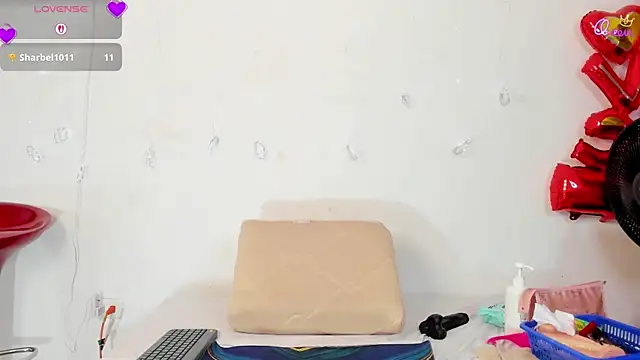 bbw_salome (F mature) - NAKED AND DANCING