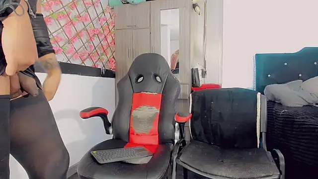 Thiara_veky_ webcam