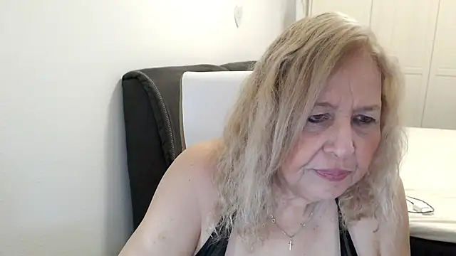 SusiLifeXXX webcam