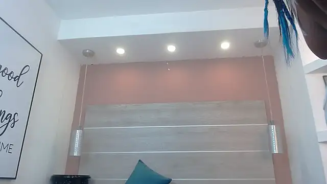AlexandraCambell live cam on StripChat
