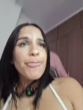 Watch heyshaa live on EroticFlix - High definition streams