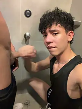 yoursexyjose live cam on StripChat
