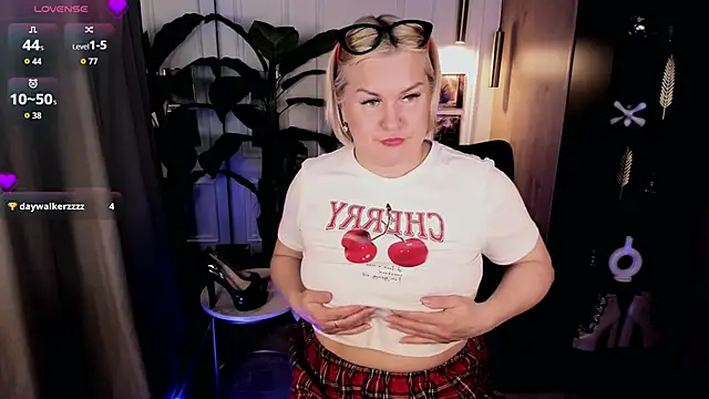 YolandaKiss webcam