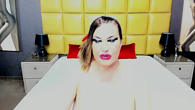 KiraLeila webcam