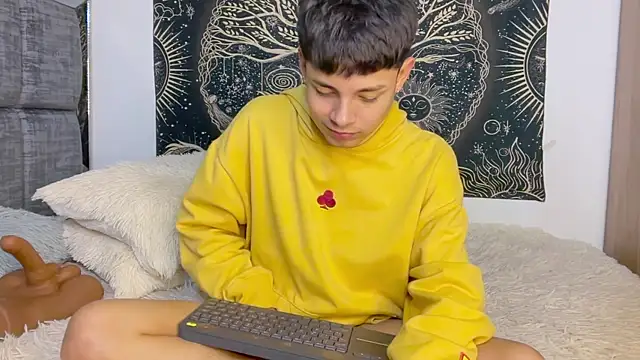 Bldavioro45 - Male webcam sex chat