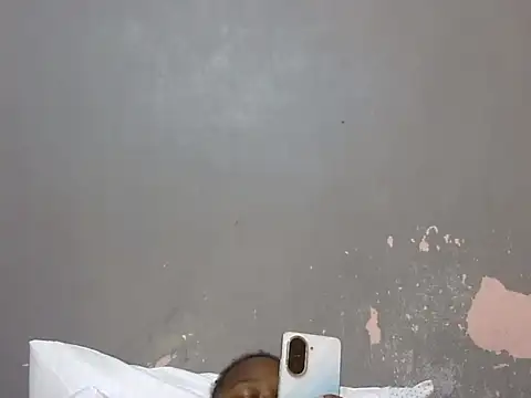 Watch Petite_Ebony10 live on EroticFlix - High definition streams