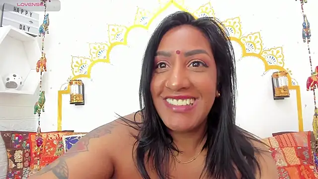 LadyNahir webcam