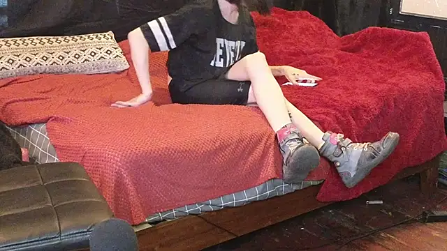 April_Strife webcam