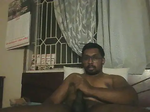 Straightchennaibull webcam