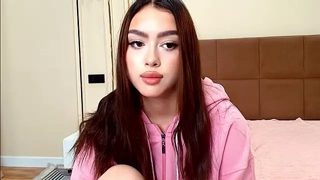Watch maddie_perezz live on EroticFlix - High definition streams