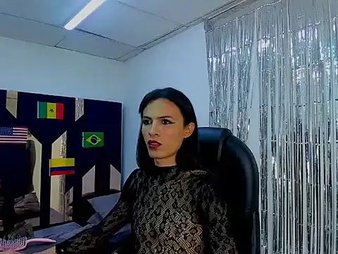 Aisha_hotts777 webcam