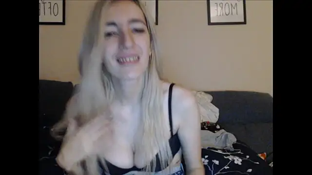 BarbieBlondieGirl webcam