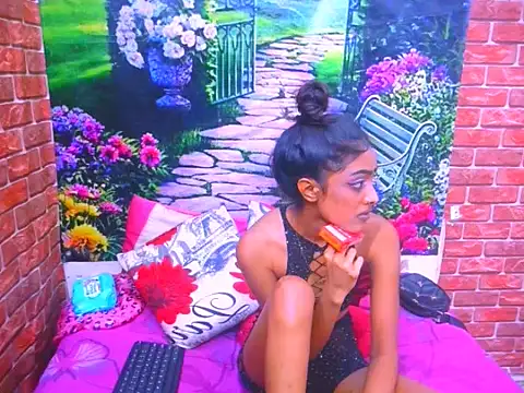 IndianPretty14u2Luv webcam