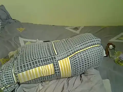 Pearl_petite webcam