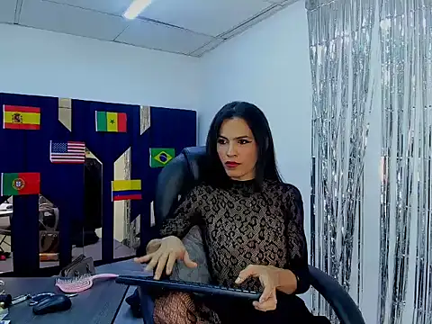 Aisha_hotts777 webcam