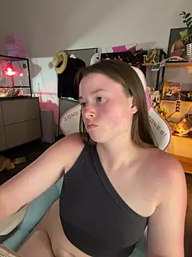 Watch sweetest_pie live on EroticFlix - High definition streams