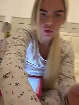 Irish_BarbieMilf... Live Webcam on Stripchat