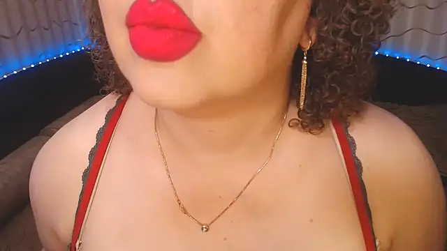 BustyKatty webcam