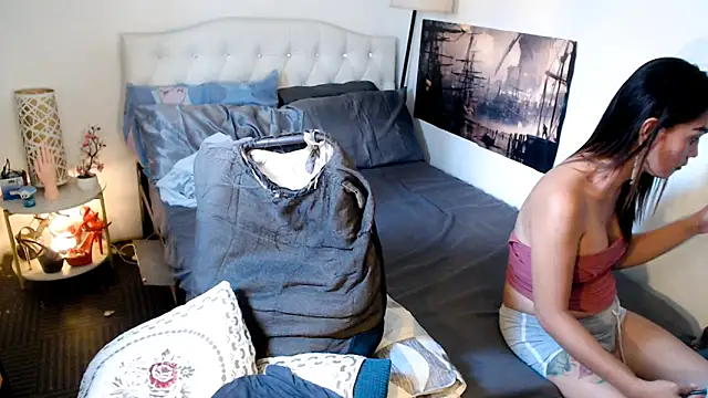 NinaDOM4CUM webcam