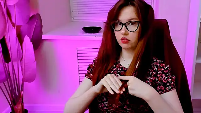 CarolGiggly webcam