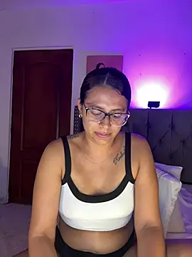 ema_zoe webcam
