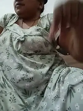 Menka_cut34 webcam