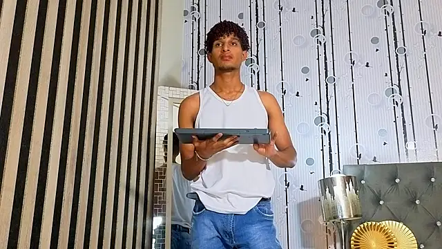 Alex_Bloom webcam
