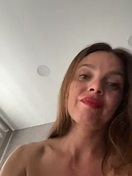 LillySquirtShot live cam on StripChat