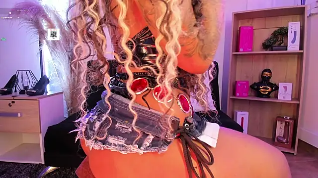 Tylla__ live sex cam