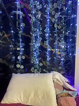 Watch Ashly_cutee live on EroticFlix - High definition streams