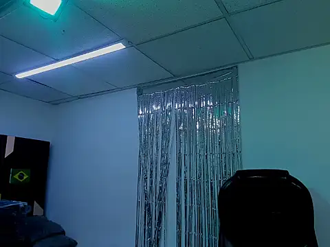Aisha_hotts777 webcam