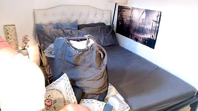 NinaDOM4CUM webcam