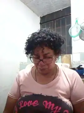 Pupi-Lanegra live sex cam