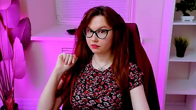 CarolGiggly webcam
