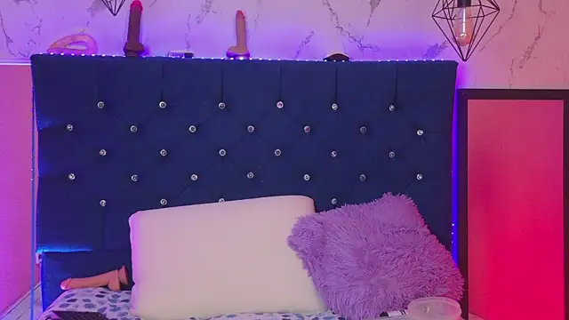 Dakotaa_Johnson webcam