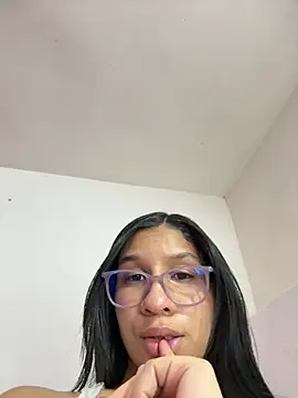 Watch Danaeluxe live on EroticFlix - High definition streams