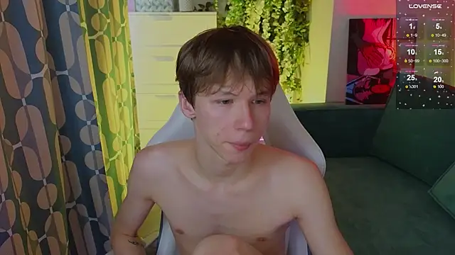 cuMte_boy live cam on StripChat
